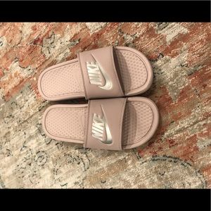 Nike slides 👟🥿